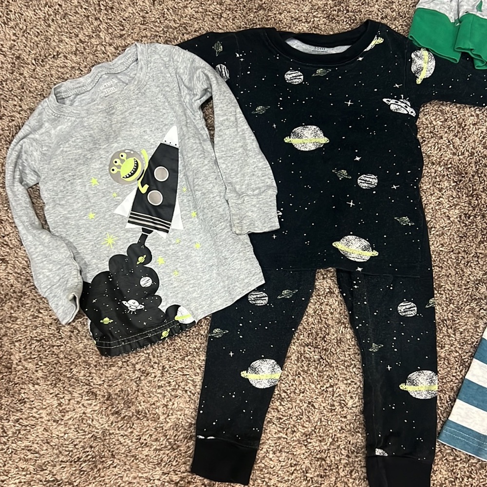 18 month boy pajama lot - Picture 2 of 10